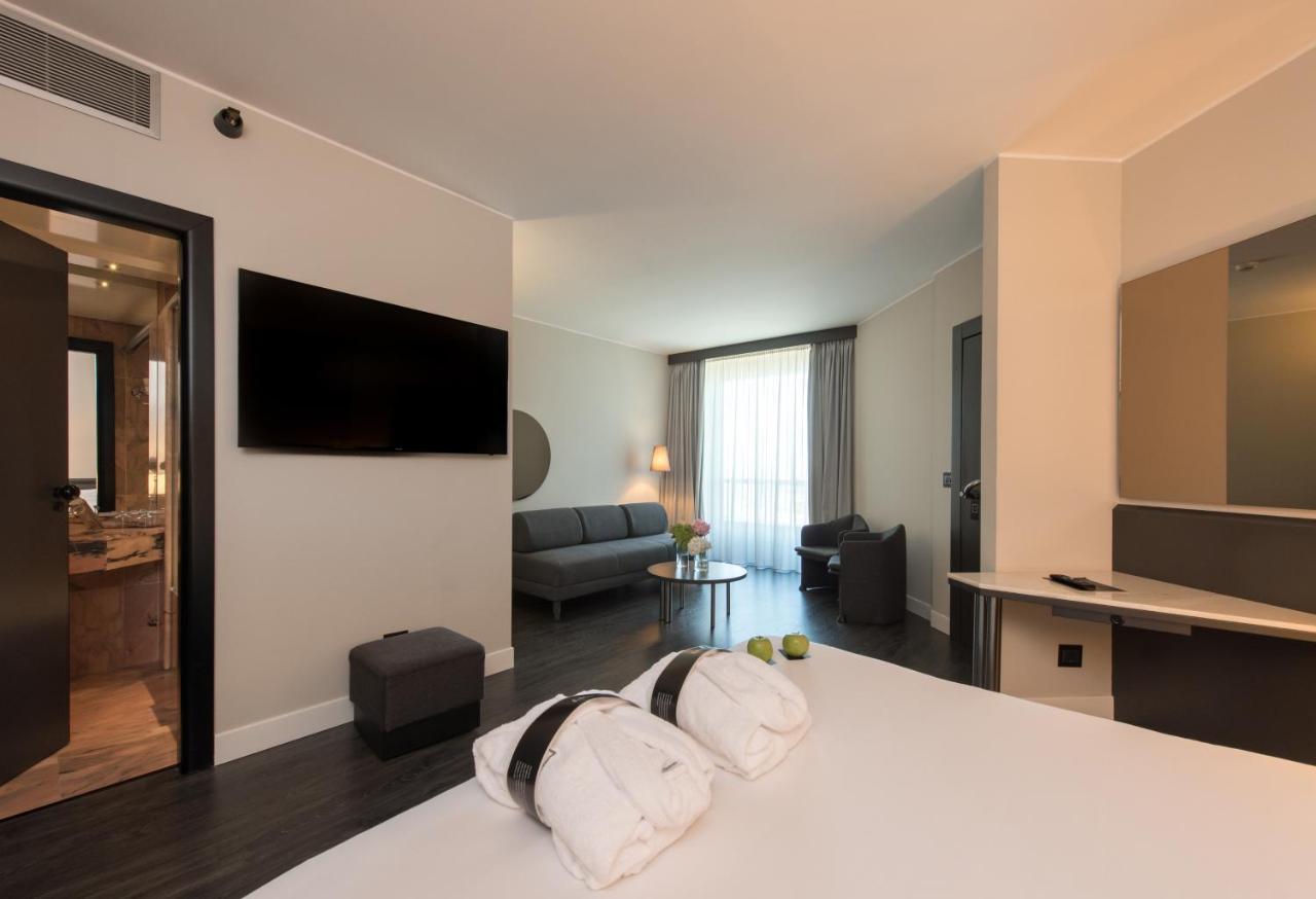 The Nicolaus Hotel Bari Esterno foto