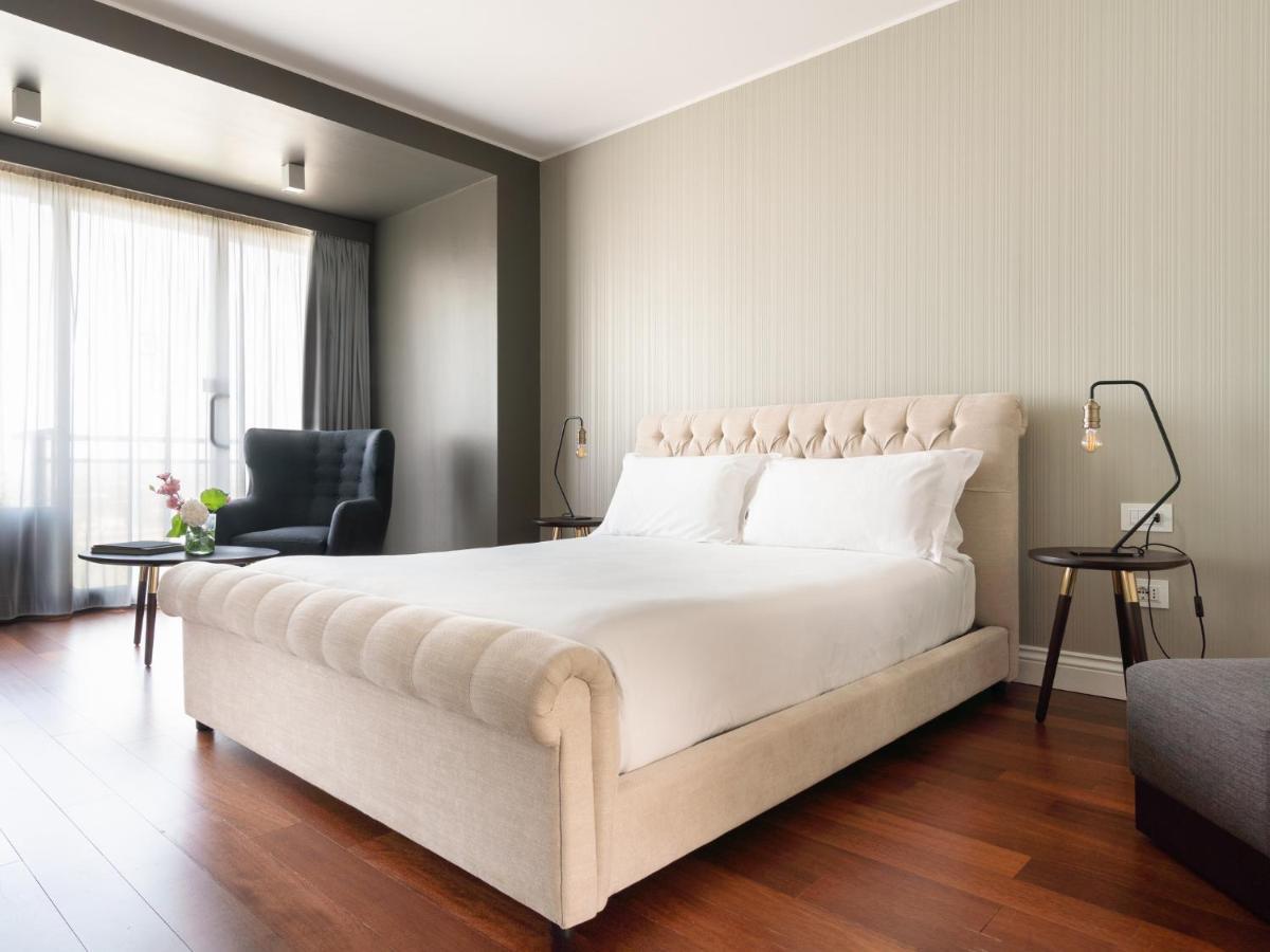 The Nicolaus Hotel Bari Esterno foto