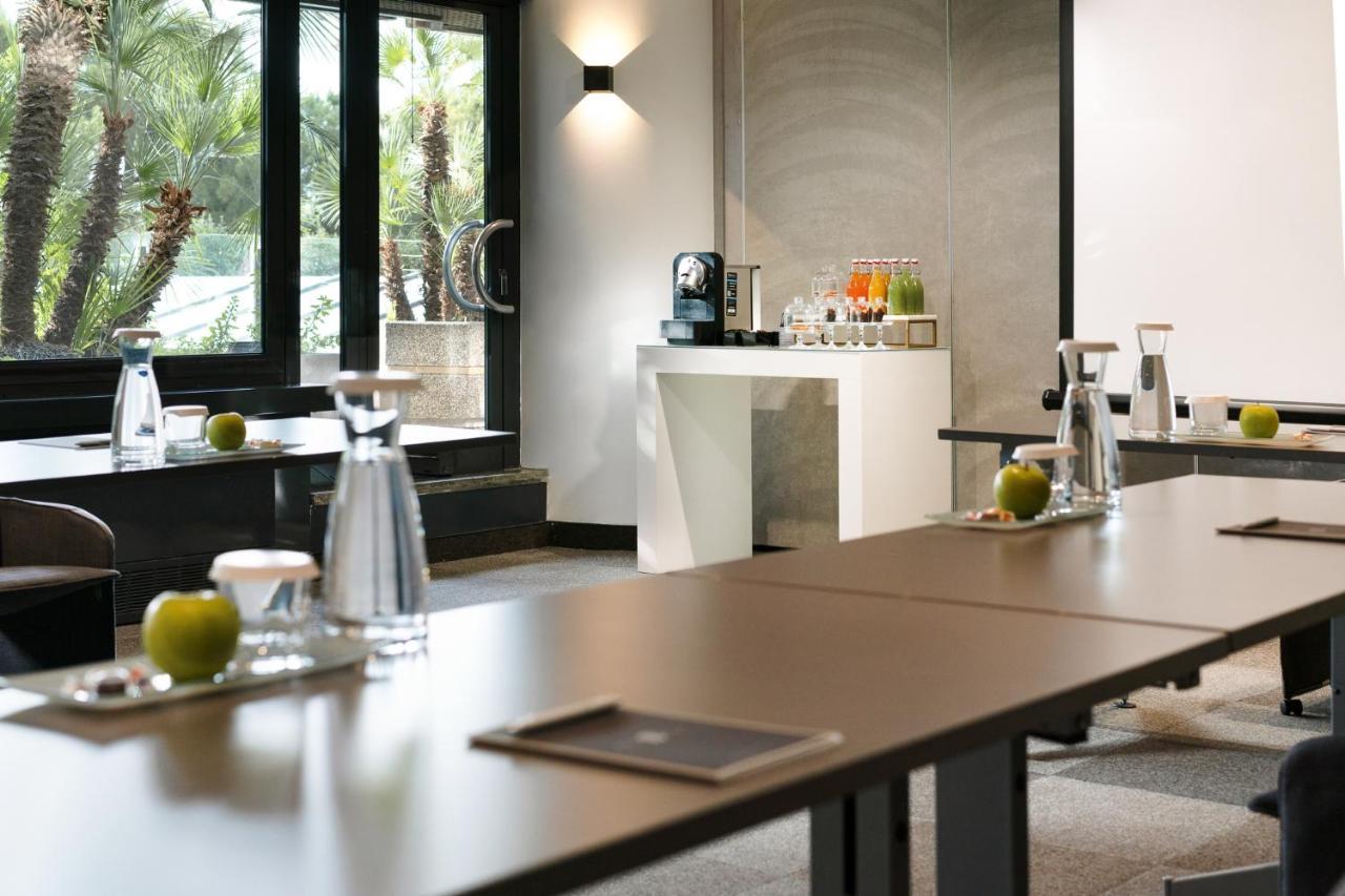 The Nicolaus Hotel Bari Esterno foto