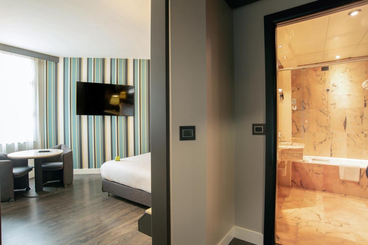 The Nicolaus Hotel Bari Esterno foto