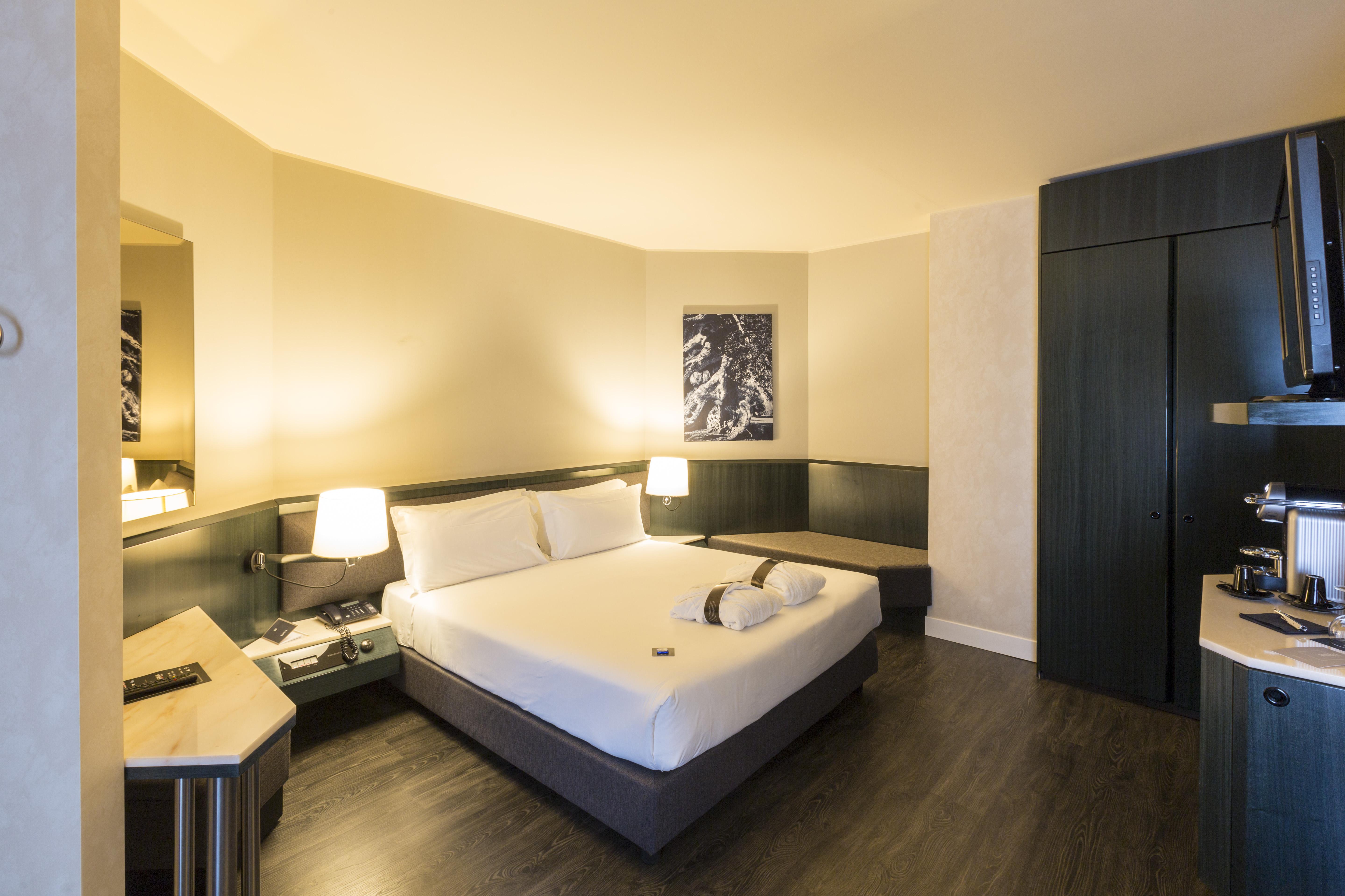 The Nicolaus Hotel Bari Esterno foto