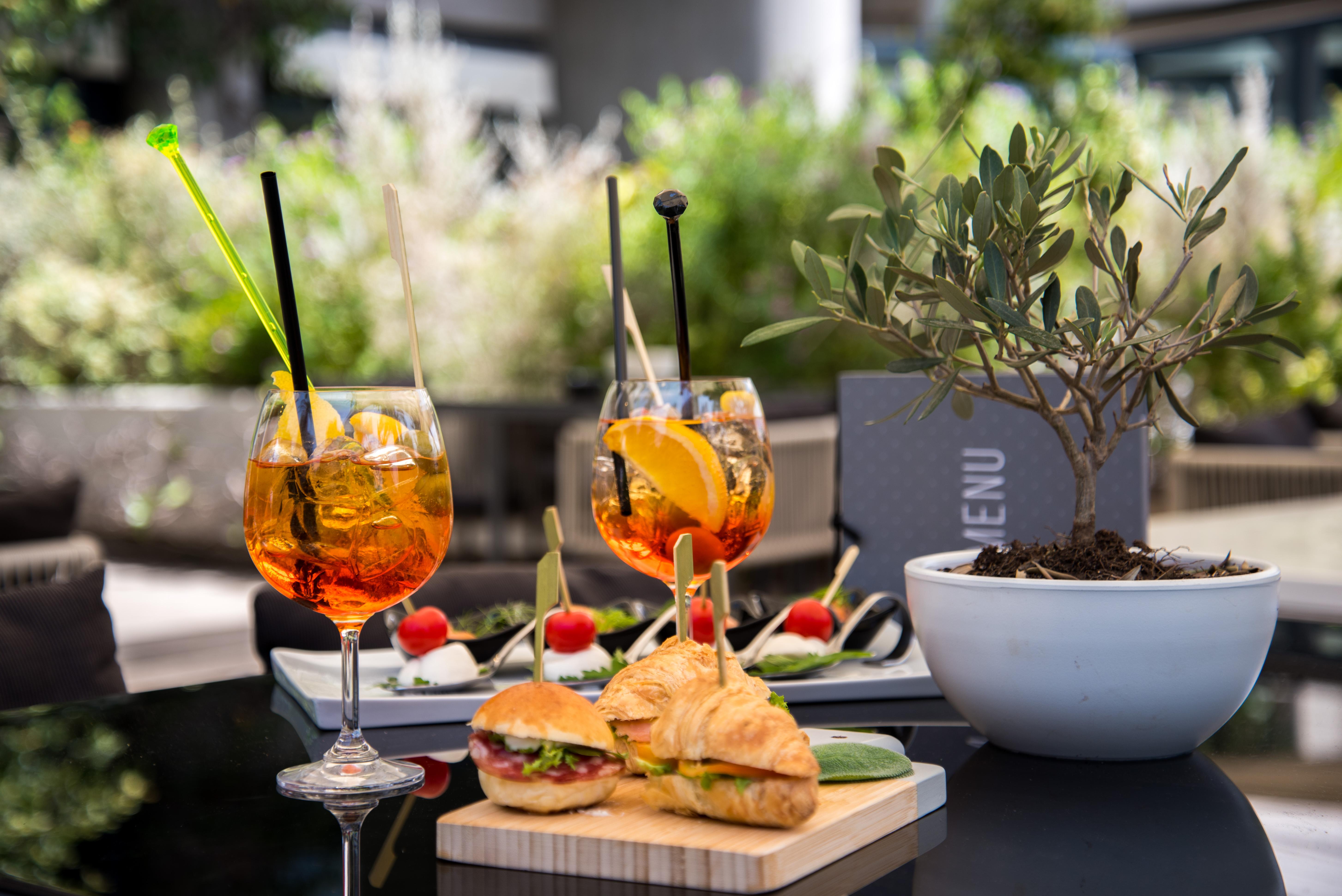 The Nicolaus Hotel Bari Esterno foto
