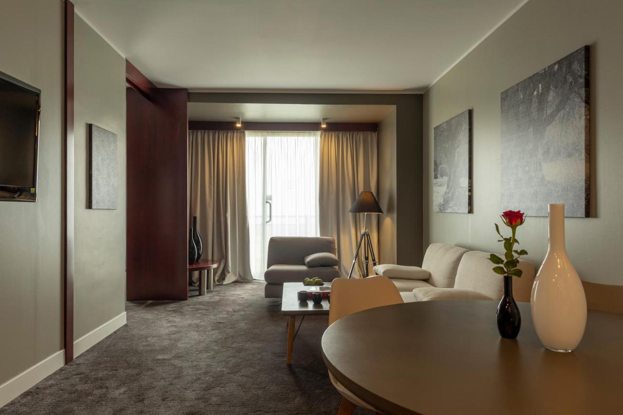 The Nicolaus Hotel Bari Esterno foto