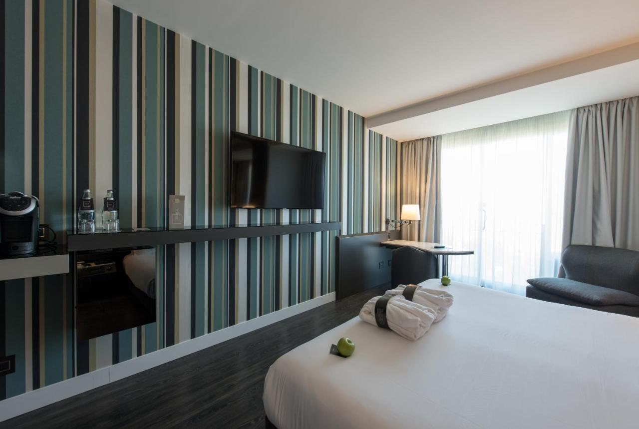 The Nicolaus Hotel Bari Esterno foto