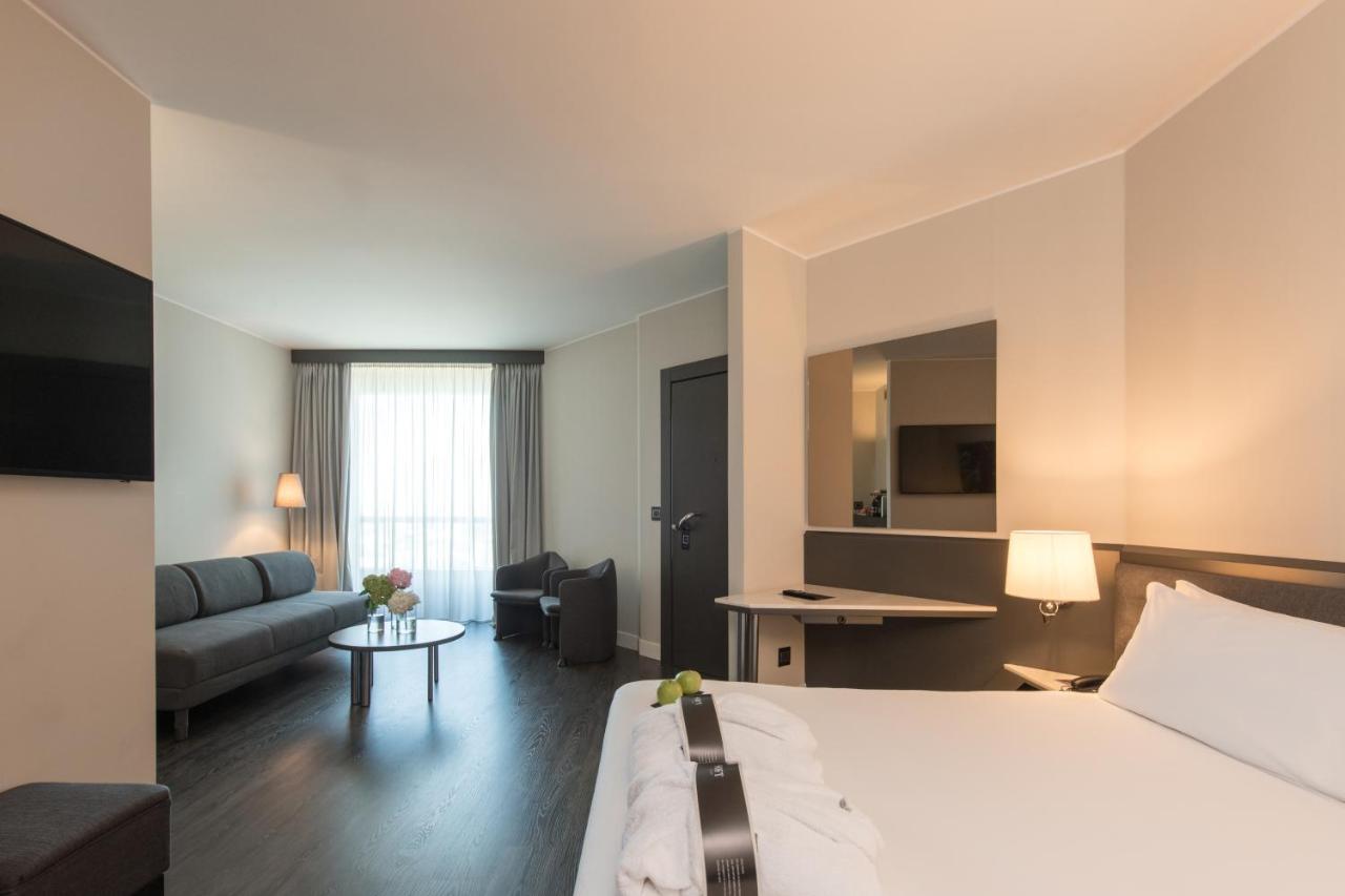 The Nicolaus Hotel Bari Esterno foto