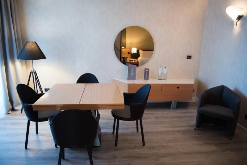 The Nicolaus Hotel Bari Esterno foto